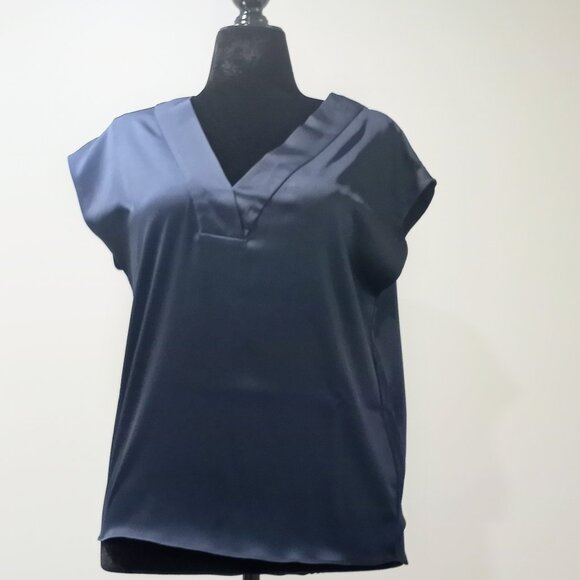 H&M CLASSIC V-NECK SHORT SLEEVE DARK BLUE TOP WOMEN SIZE 8 - Picture 1 of 7